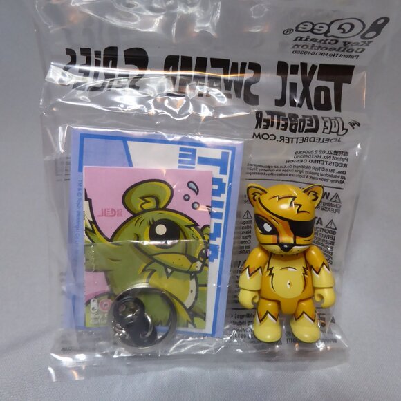 NEW 2006 TOXIC SWAMP SERIES CAT EYE PATCH KEYCHAIN JOE LEDBETTER - Picture 1 of 3